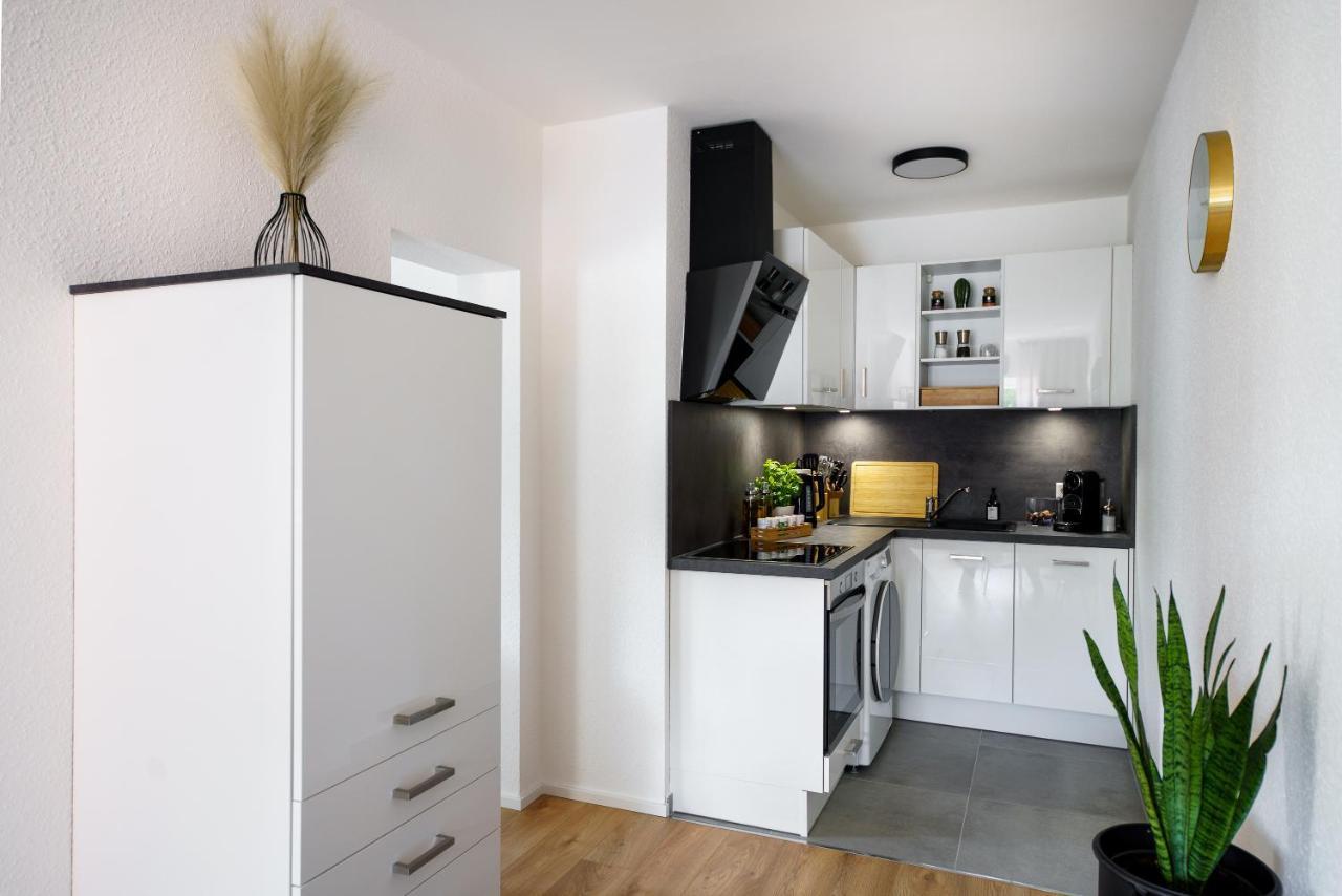 Staytona - Parkpl. - Balkon - Wlan - Netflix - Wfh Taunusstein Luaran gambar